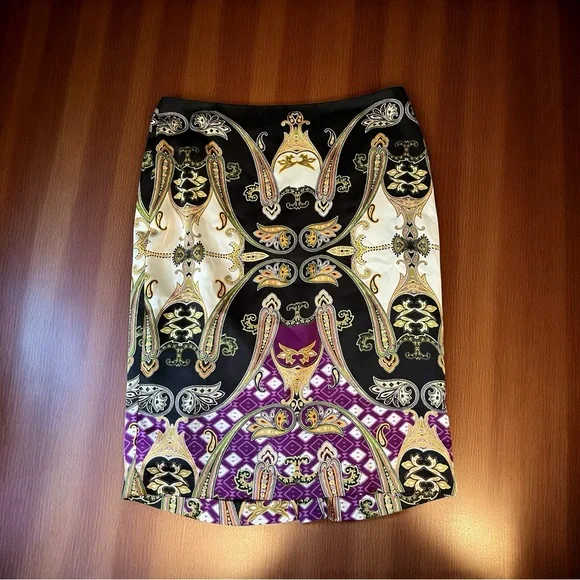 Vince Camuto Skirt.Baroque Paisley Print. Lined. Zip Up Back. Size 4 - Picture 6 of 6